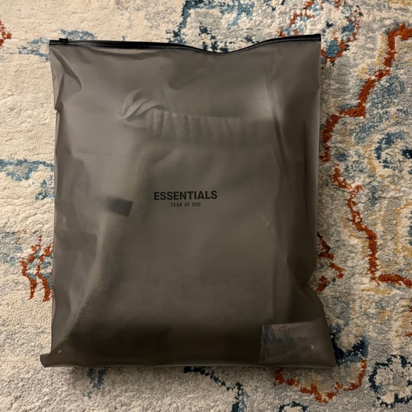 Essentials Fear Of God Sweatpants Dark Oatmeal large - Picture 6 of 6